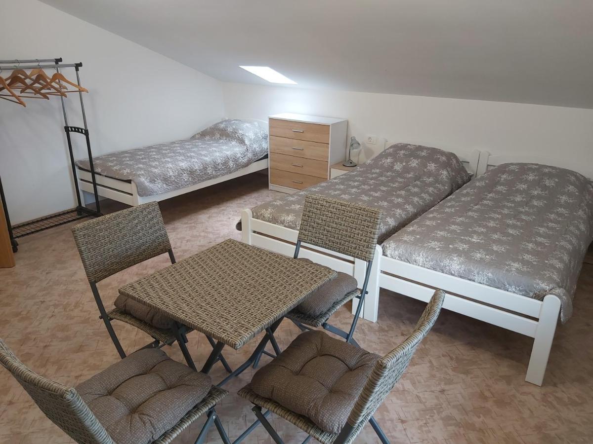 Divaca, Vila Srebrna Bagian luar foto