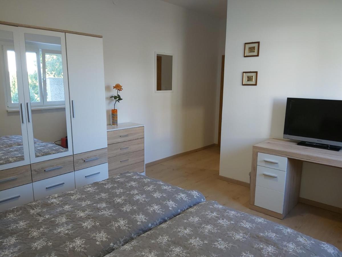Divaca, Vila Srebrna Bagian luar foto